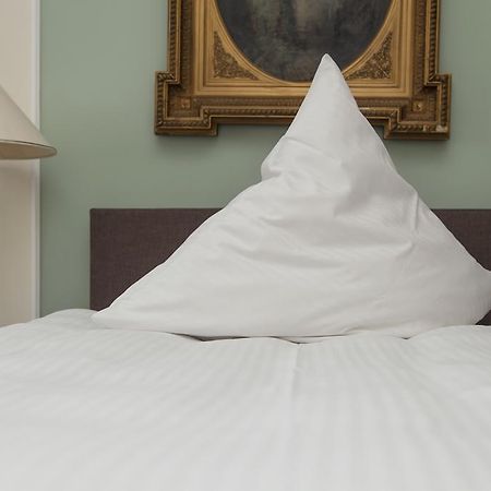 ריין Hotel Zum Alten Brunnen מראה חיצוני תמונה